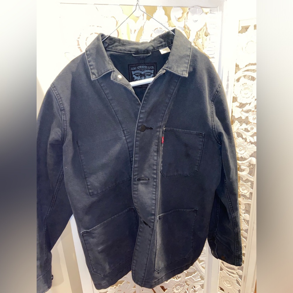 Medium, men’s work shirt, from Levi’s